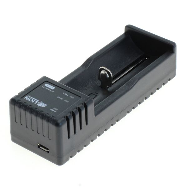 Li-Ion Ladegerät Lion-Cell LC 100 - Seite mit Micro-USB-Buchse